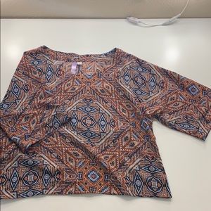 Tribal top